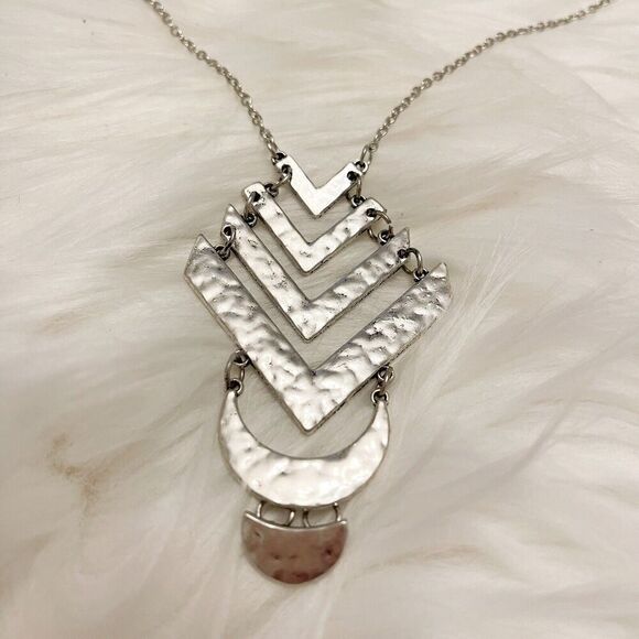Boho Beveled Arrowhead Style Silver Plate Necklace Size 32” - Picture 3 of 4